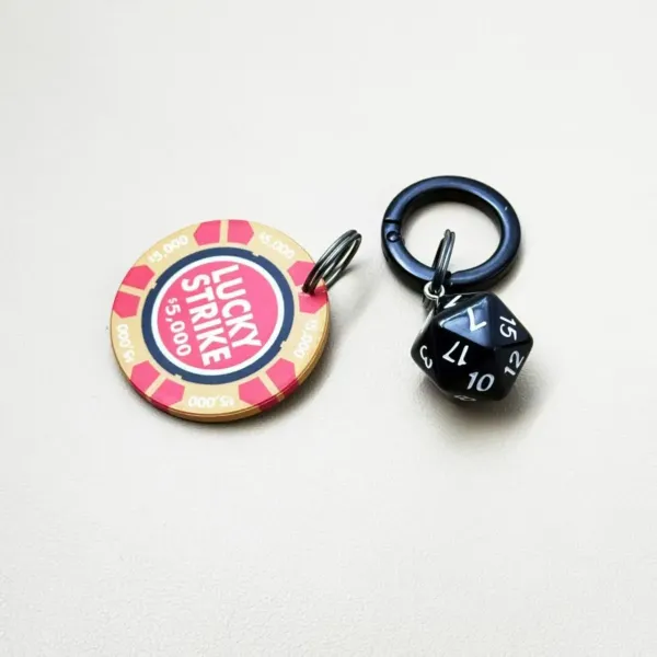 Design Lucky Strike Poker Chip and D20 Dice Keychain Set Accessories - 1