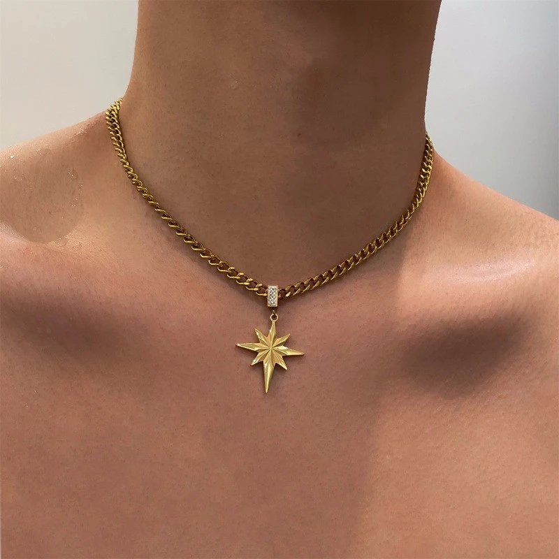 (Heavy Industry Edition) American minimalist maple leaf pendant necklace, men's collarbone chain, niche French design, light luxury, high-end