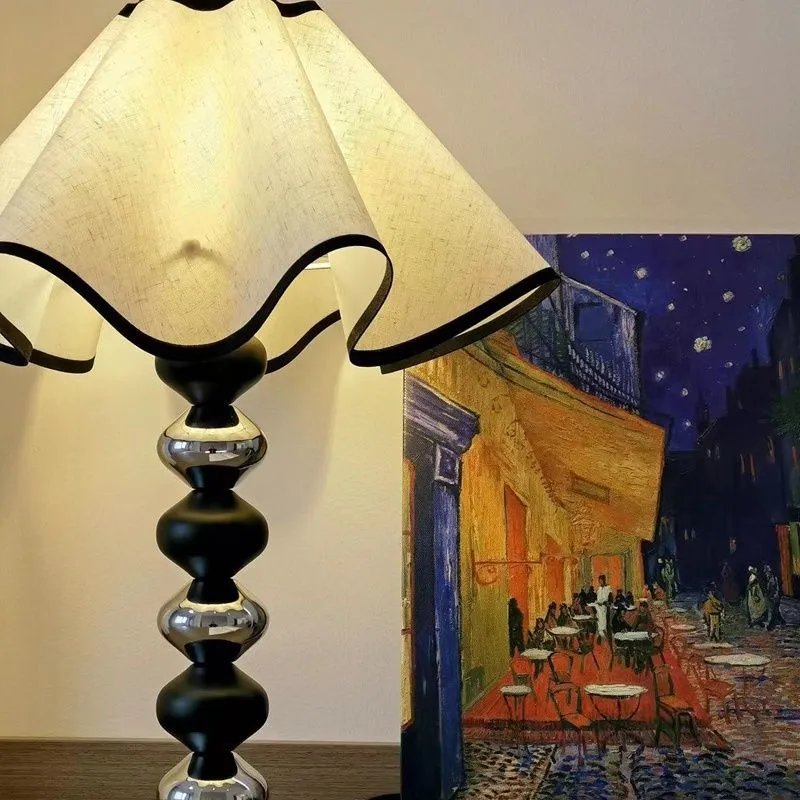 Fabric Vintage French Bedside Ambience Lamp Chinese Solid Wood Bedroom American Retro Light Luxury High-End Living Room Table Lamp