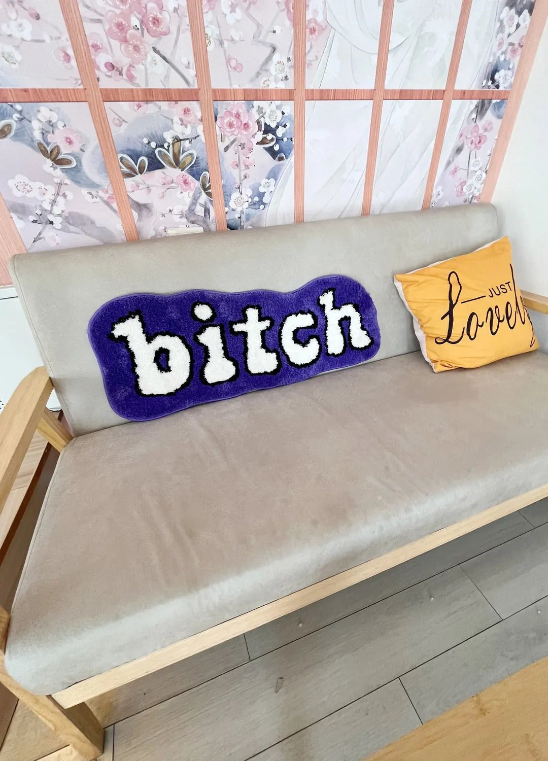 【定制商品，非质量问题不退换】Bitch 创意个性植绒地毯欧美ins风卧室床边房间地毯不规则可水洗