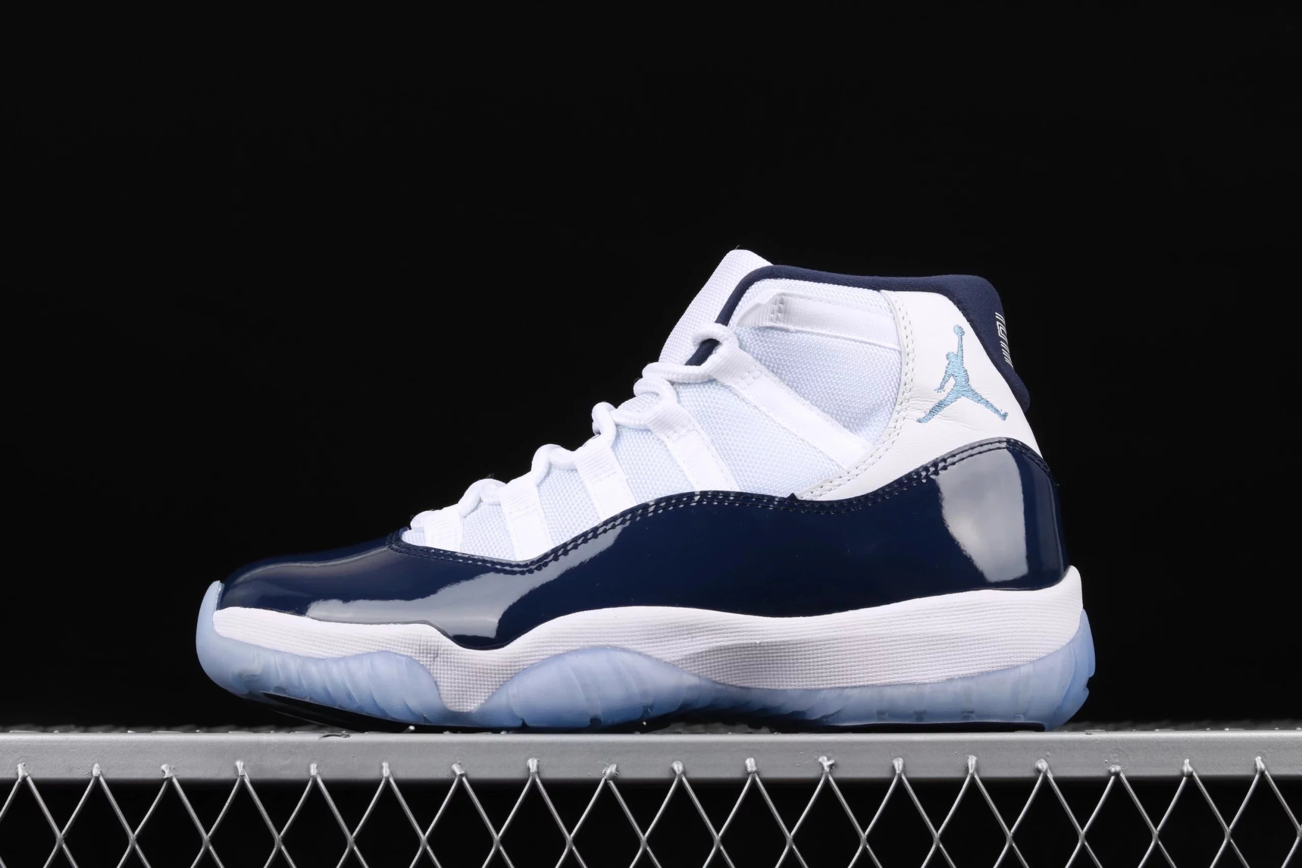 AJ11