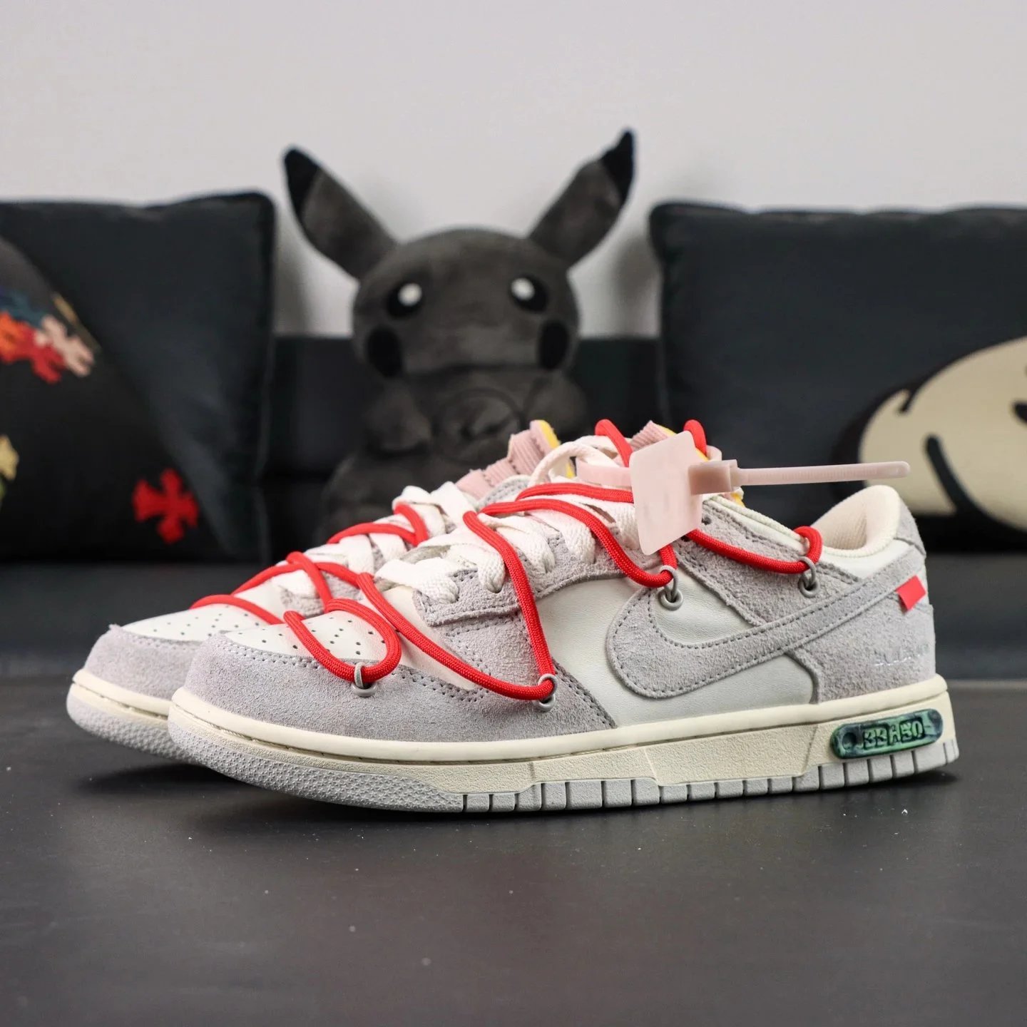 Gray White DJ0950-118