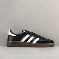 Black and white IE3402