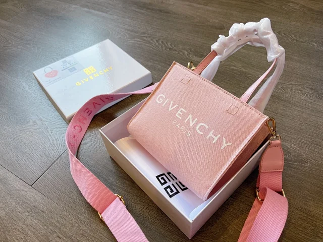 Givenchy Handbags Large studded tote handbag with pouch product detail image 15