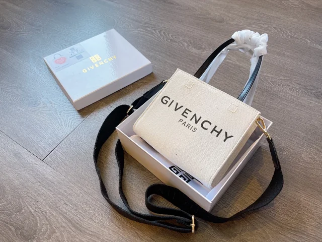 Givenchy Handbags Large studded tote handbag with pouch product detail image 14