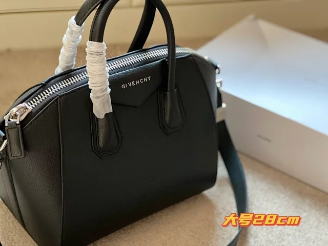 Givenchy Handbags Leather Handbag product detail image 3