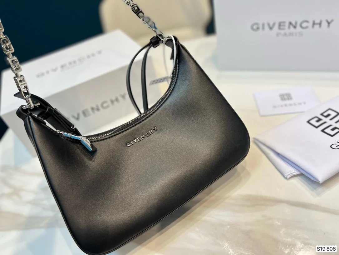Givenchy GV3 Chain Shoulder Bag White - 7