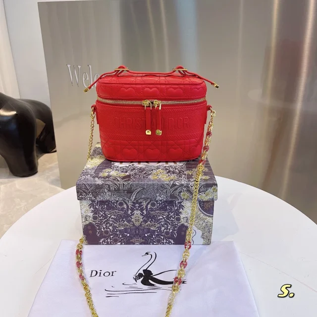 Dior Crossbody Bags product detail image 4
