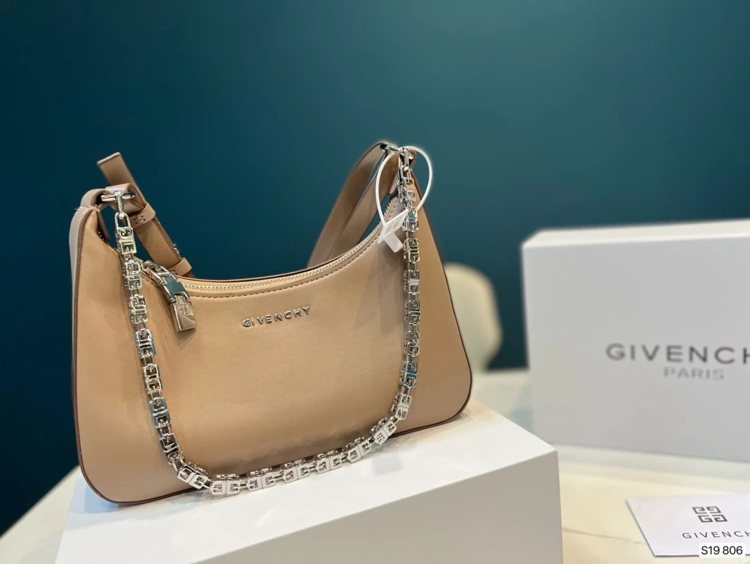 Givenchy GV3 Chain Shoulder Bag White - 5