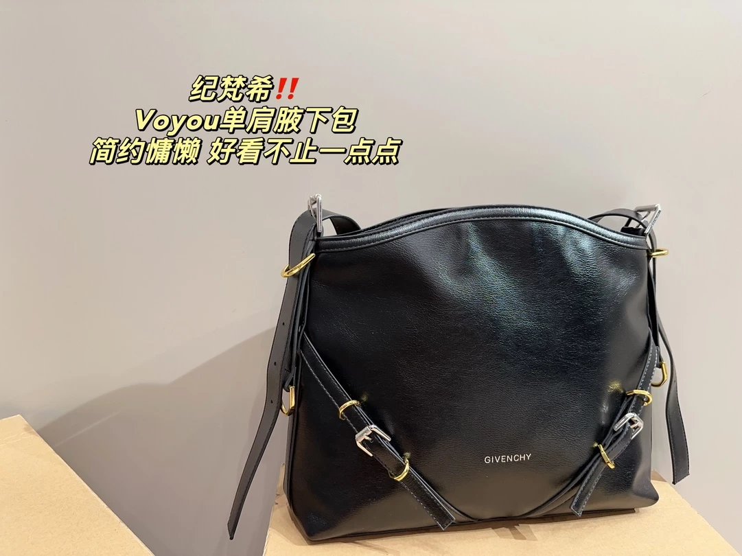 Givenchy GV3 Chain Shoulder Bag White - 13