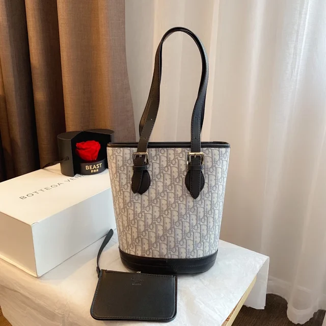 Dior Crossbody Bags product detail image 13