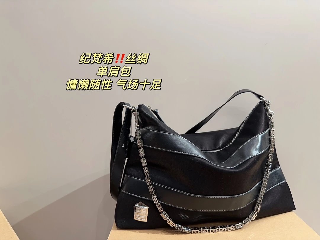 Givenchy GV3 Chain Shoulder Bag White - 2