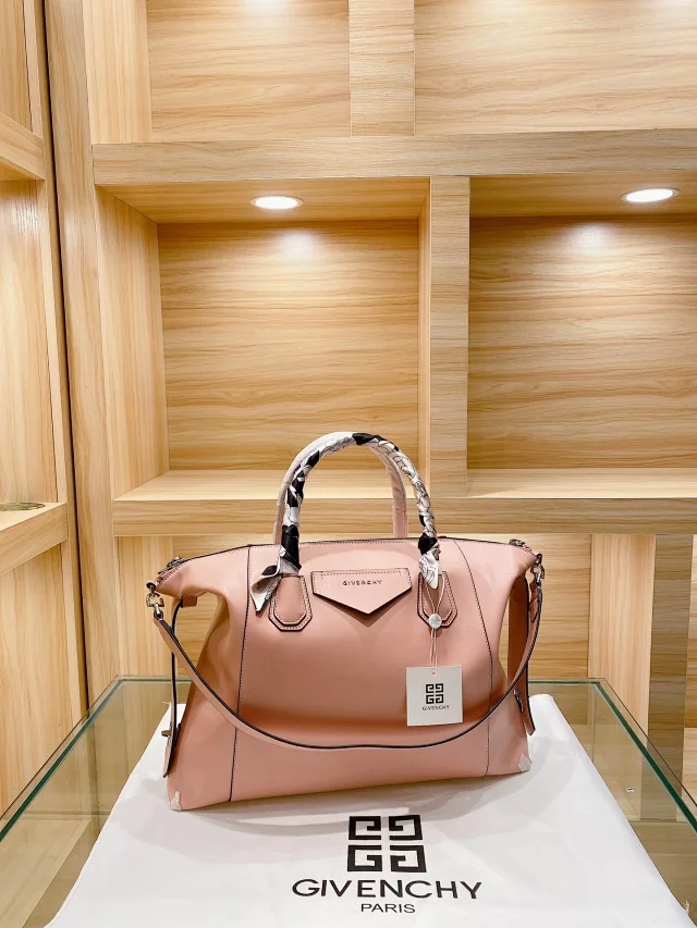 Givenchy Handbags Large studded tote handbag with pouch product detail image 8