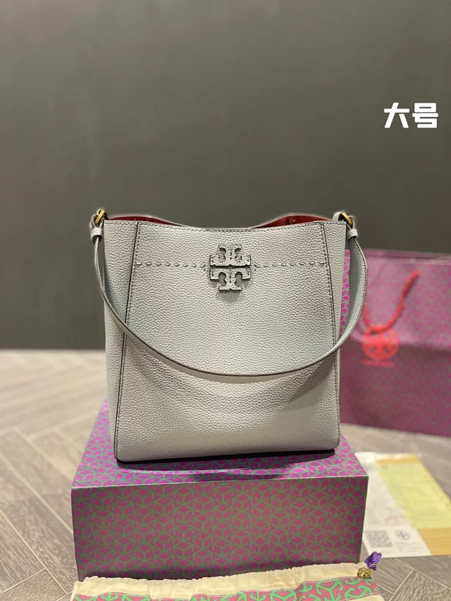 Tory Burch Crossbody Bags Logo Leather Bag product detail image 2