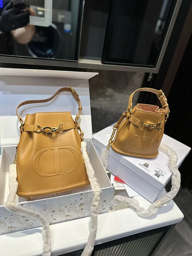 Dior Crossbody Bags product detail image 6