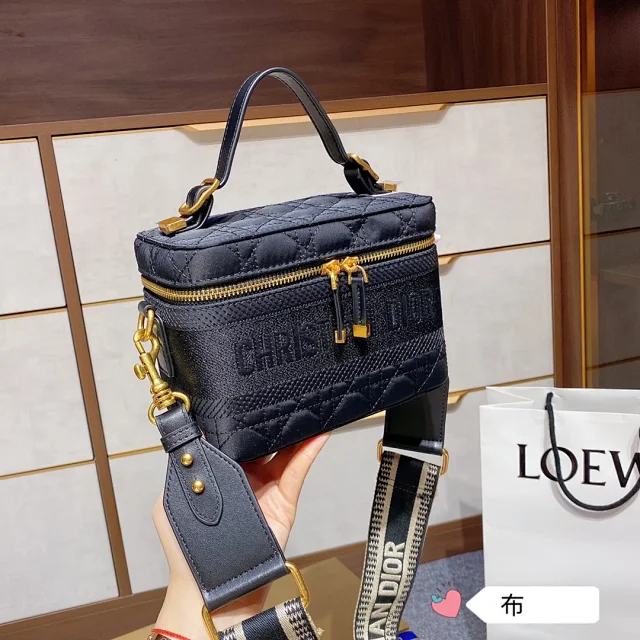 Dior Crossbody Bags product detail image 2