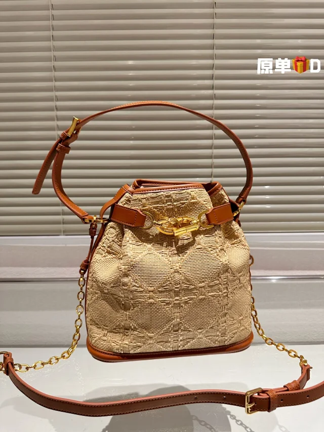 Dior Handbags product detail image 10