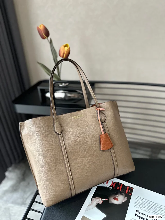 Tory Burch Crossbody Bags McGraw bucket bag with top handle product detail image 11