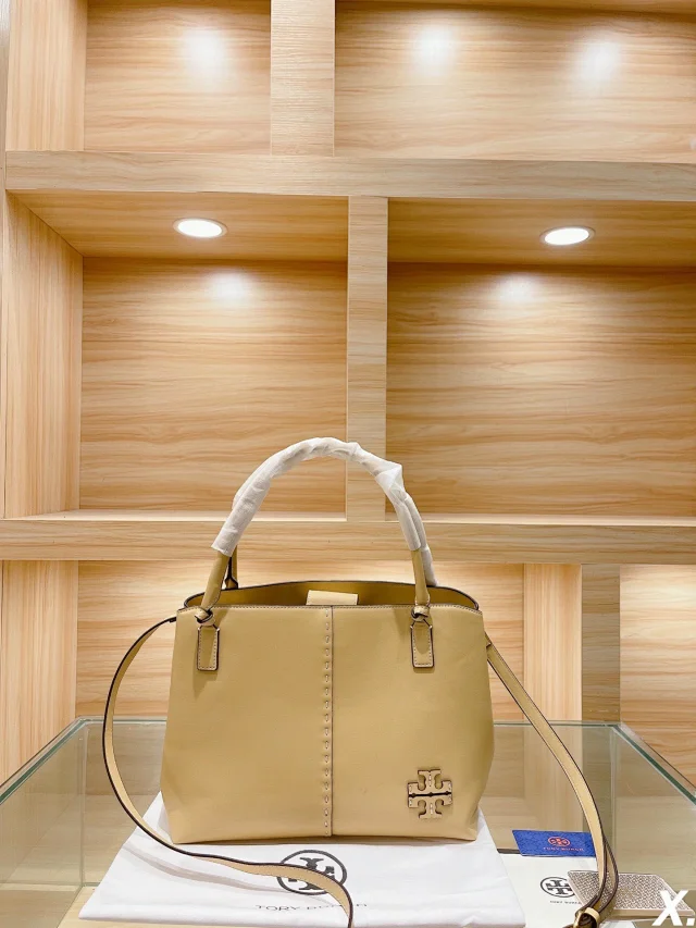 Tory Burch Handbags Double T logo tote bag product detail image 13