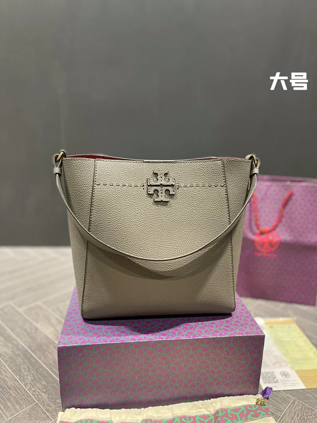 Tory Burch Crossbody Bags Logo Leather Bag product detail image 7
