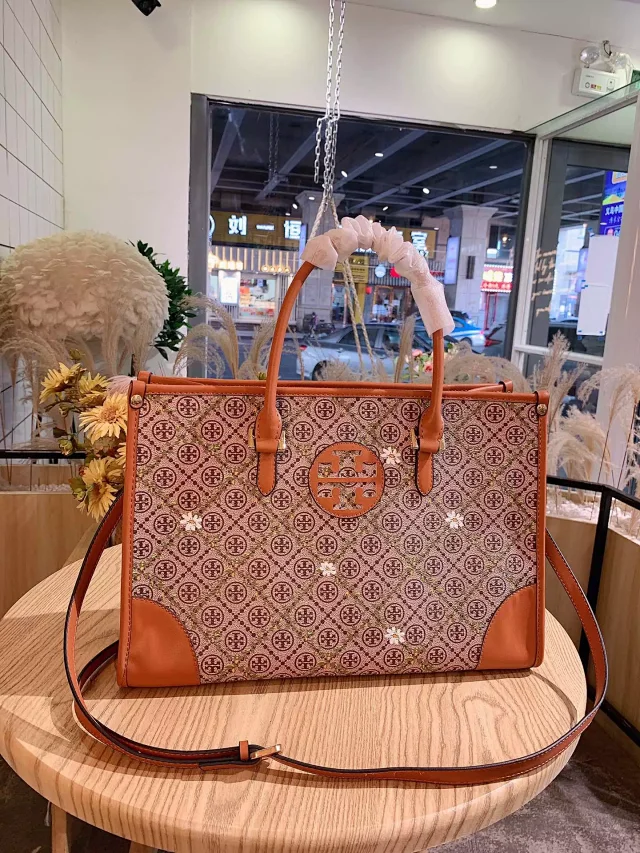 Tory Burch Handbags Tote Bag product detail image 6