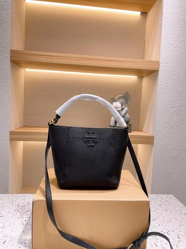 Tory Burch Crossbody Bags McGraw bucket bag with top handle product detail image 3