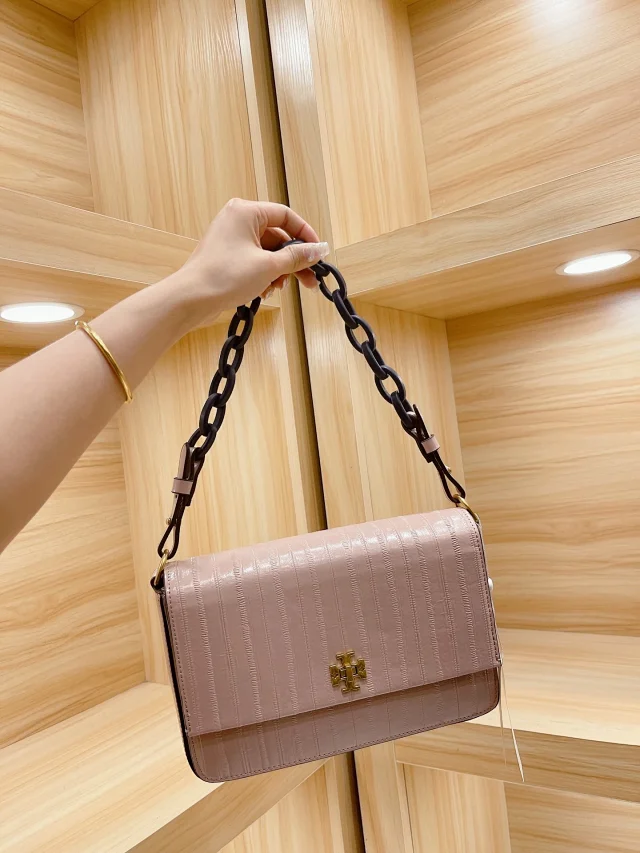 Tory Burch Shoulder Bags Logo Bag product detail image 13