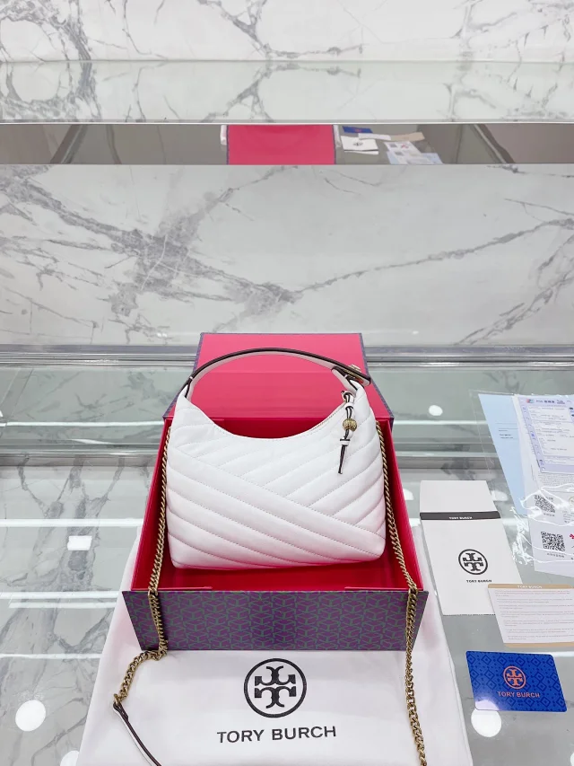 Tory Burch Handbags Logo Canvas Tote Bag product detail image 14
