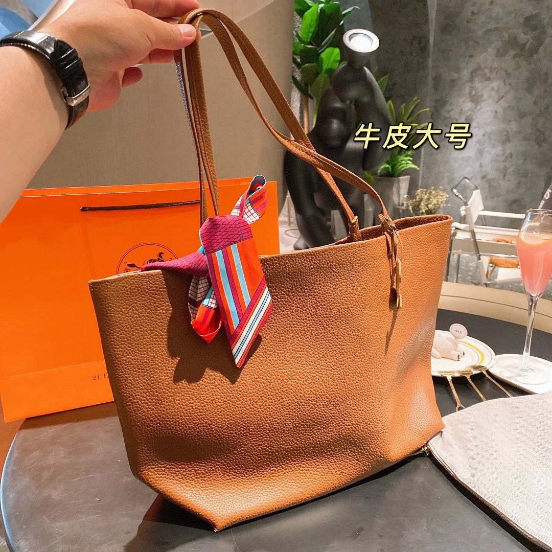 Off-White Diagonal Stripe Canvas Tote Bag White / Black - 2
