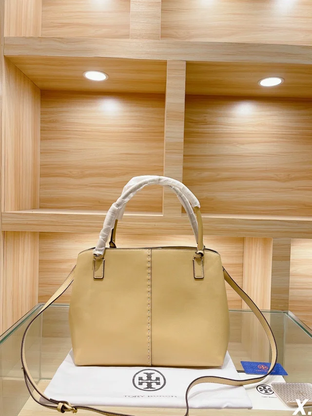 Tory Burch Handbags Double T logo tote bag product detail image 8