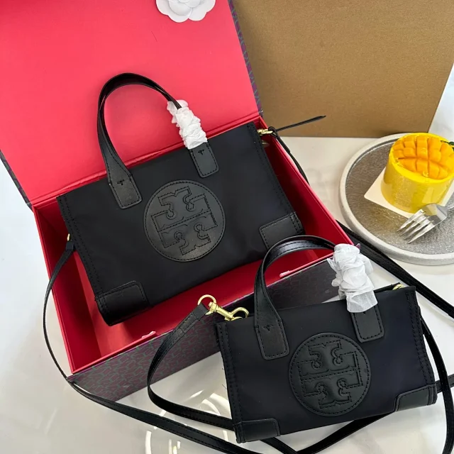 Tory Burch Handbags Double T logo tote bag product detail image 2