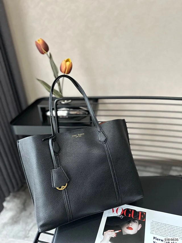 Tory Burch Crossbody Bags McGraw bucket bag with top handle product detail image 9