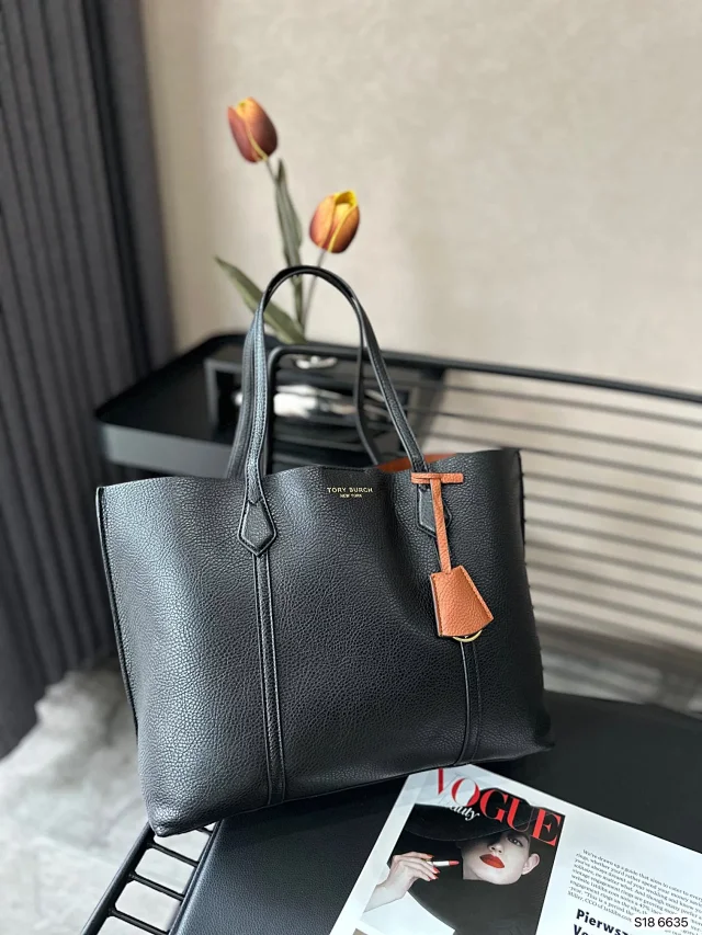 Tory Burch Crossbody Bags McGraw bucket bag with top handle product detail image 13