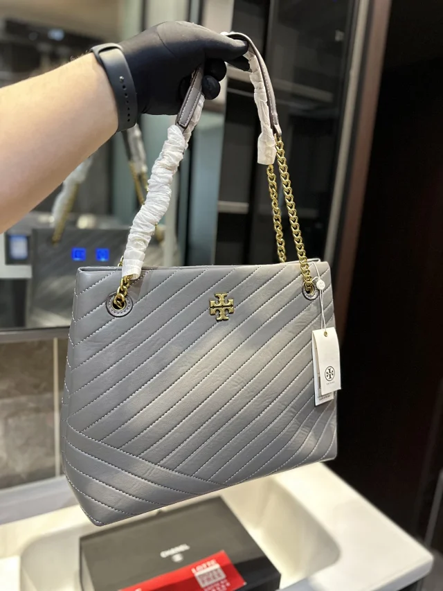 Tory Burch Shoulder Bags Pebbled Leather Bag with Double T Logo product detail image 12