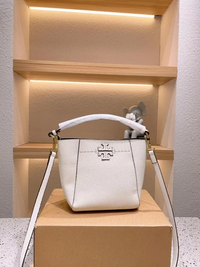 Tory Burch Crossbody Bags McGraw bucket bag with top handle product detail image 2