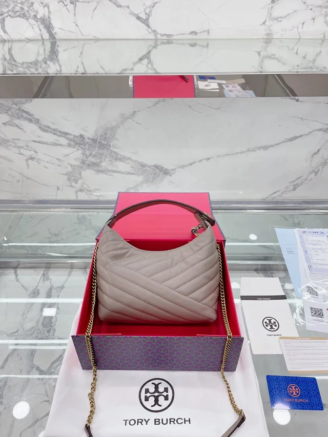 Tory Burch Handbags Logo Canvas Tote Bag product detail image 11