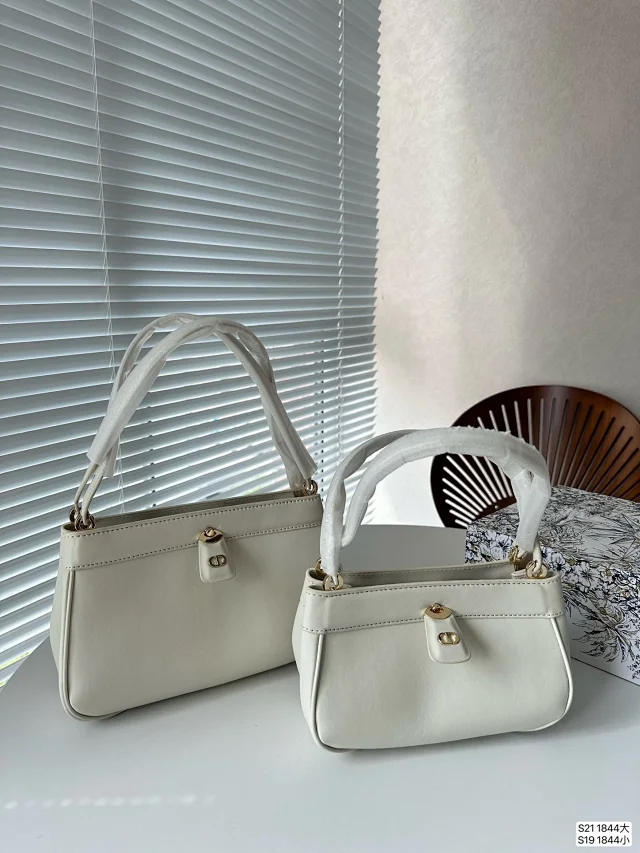 Dior Handbags Top-Handle Handbag product detail image 4