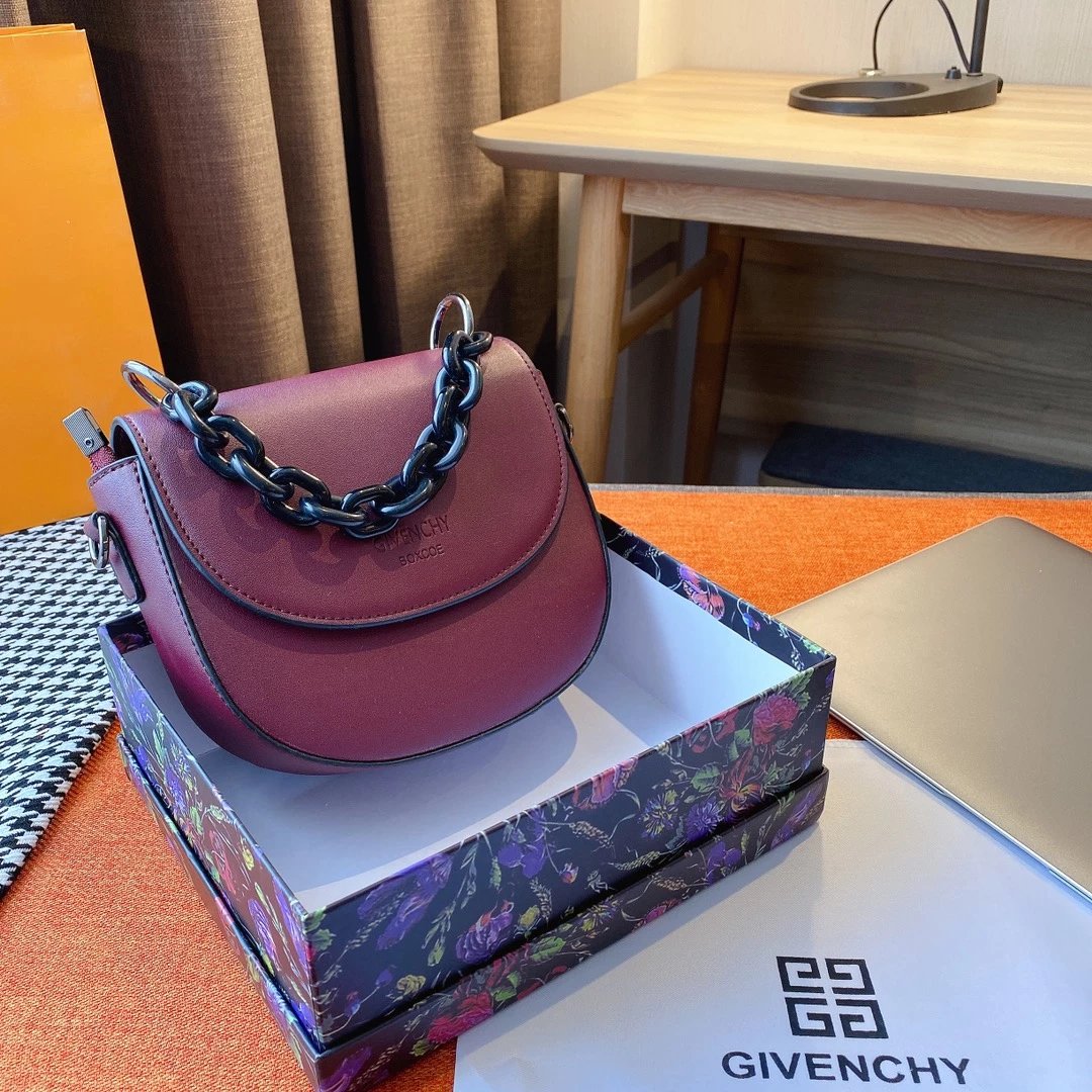 Givenchy Boxy Bag White with Black Chain Strap Shoulder Bag - 7