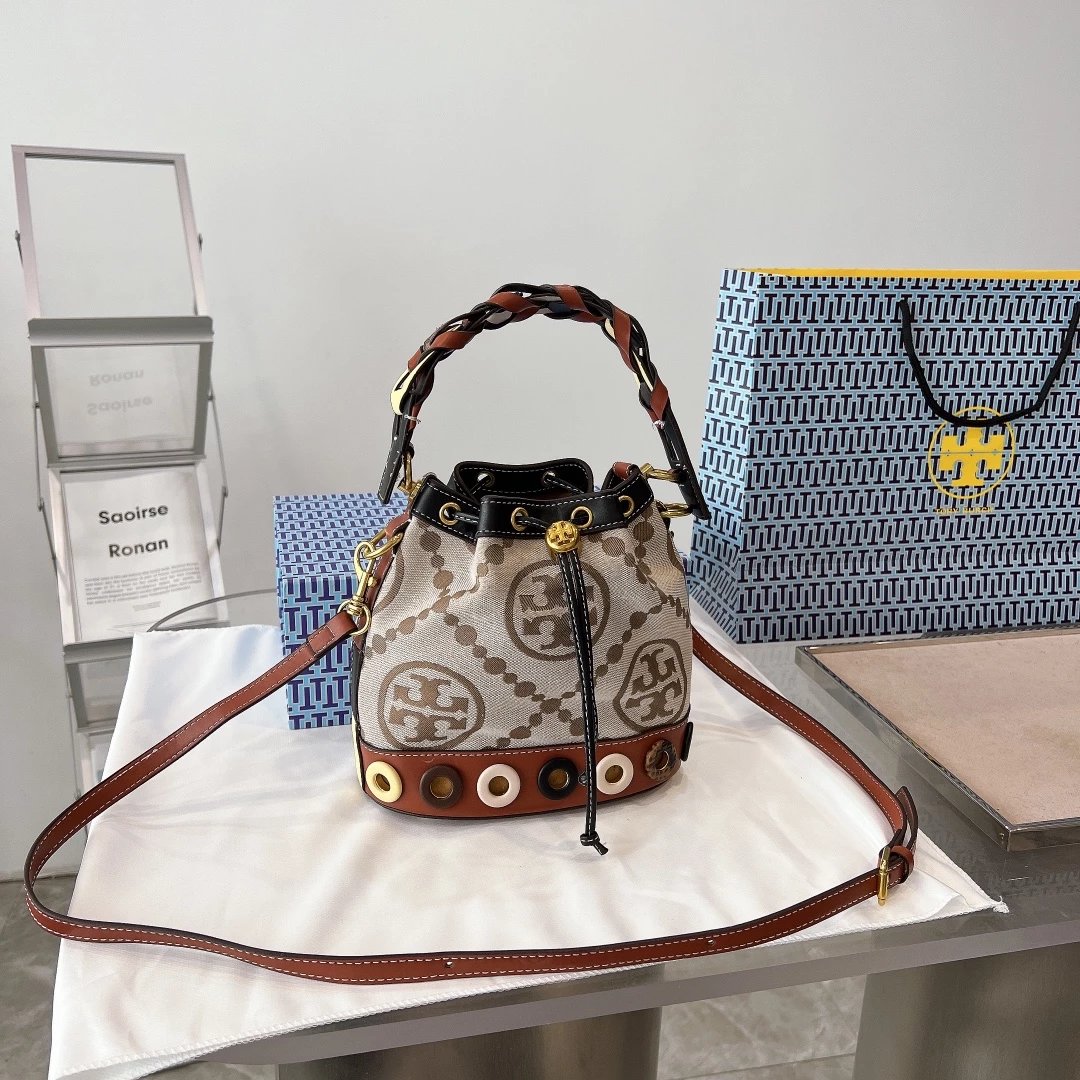 Givenchy Boxy Bag White with Black Chain Strap Shoulder Bag - 8