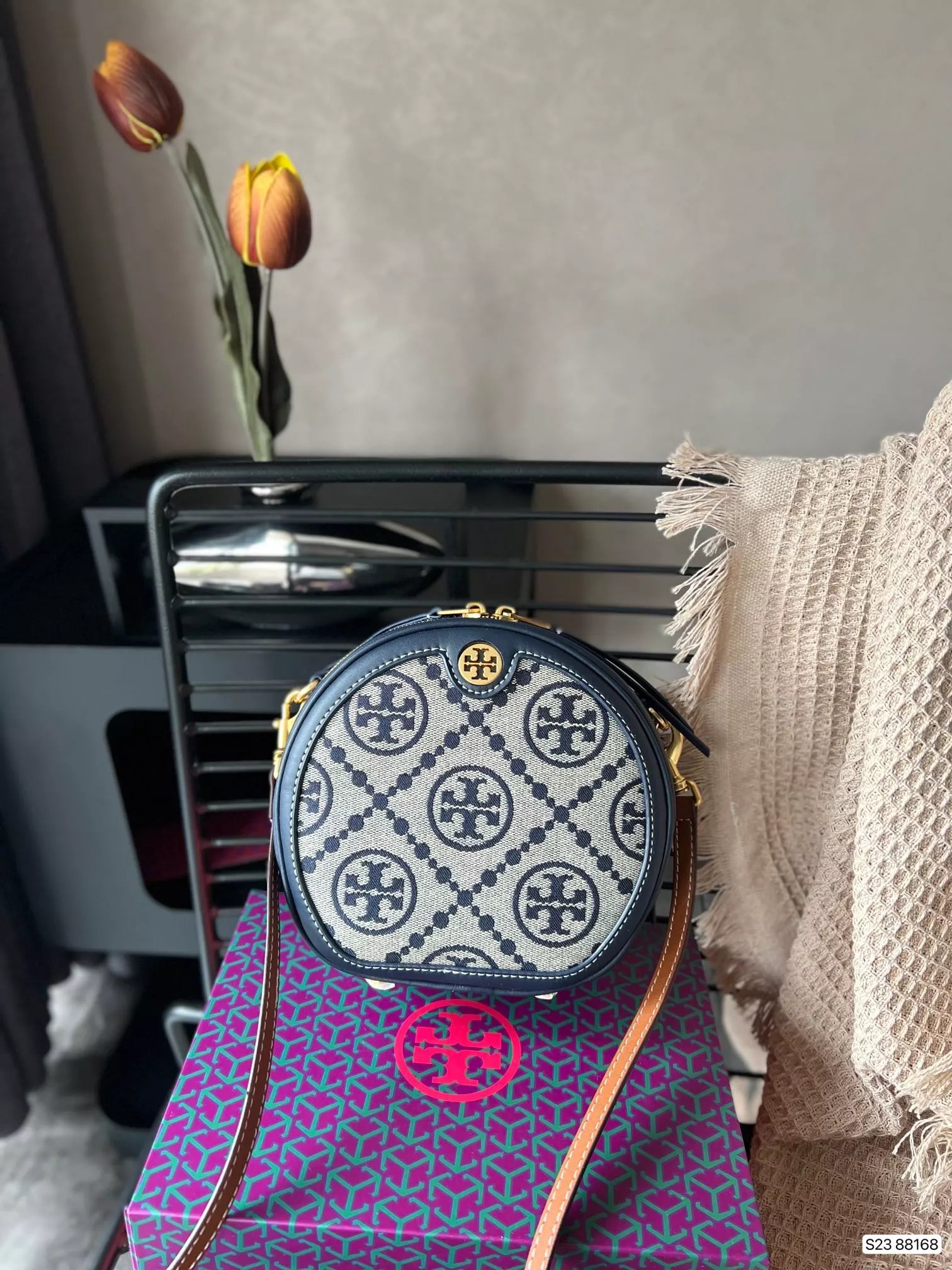 Givenchy Mini Chain Saddle Bag White Crossbody Bags - 12