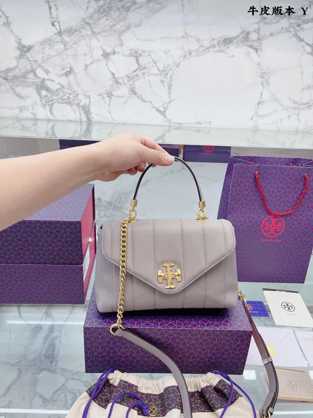 Tory Burch Crossbody Bags Logo with Chain Detail product detail image 12