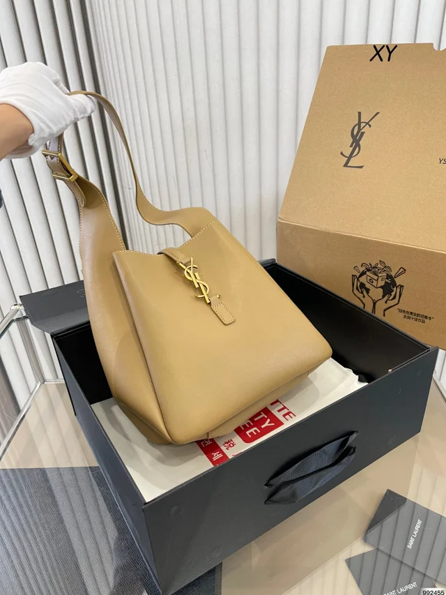 Saint Laurent Handbags Quilted top-handle handbag with chain strap product detail image 9