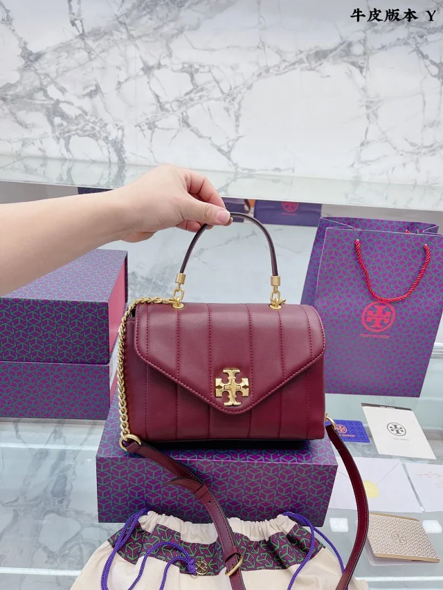 Tory Burch Crossbody Bags Logo with Chain Detail product detail image 14
