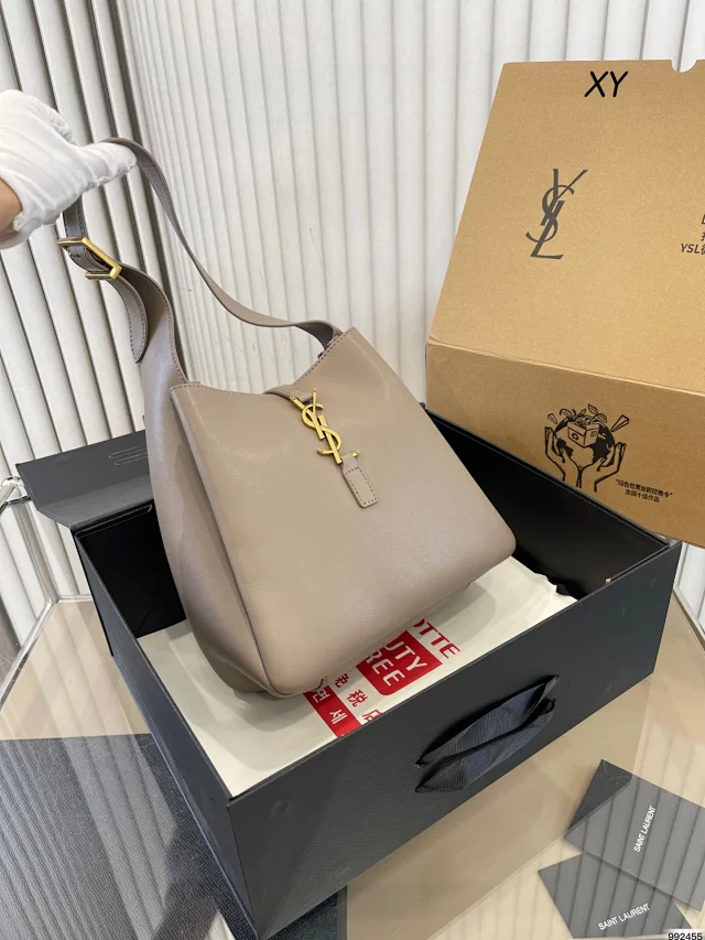Saint Laurent Handbags Quilted top-handle handbag with chain strap product detail image 10