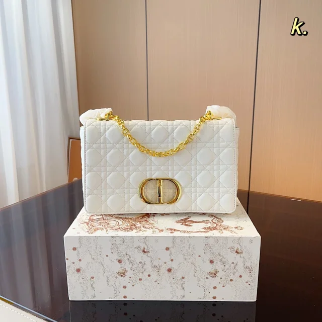 Dior Shoulder Bags Quilted chain bag with CD clasp product detail image 8