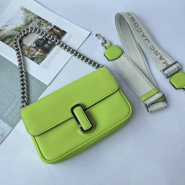 Marc Jacobs Crossbody Bags Snapshot logo-plaque bag with adjustable web strap product detail image 12