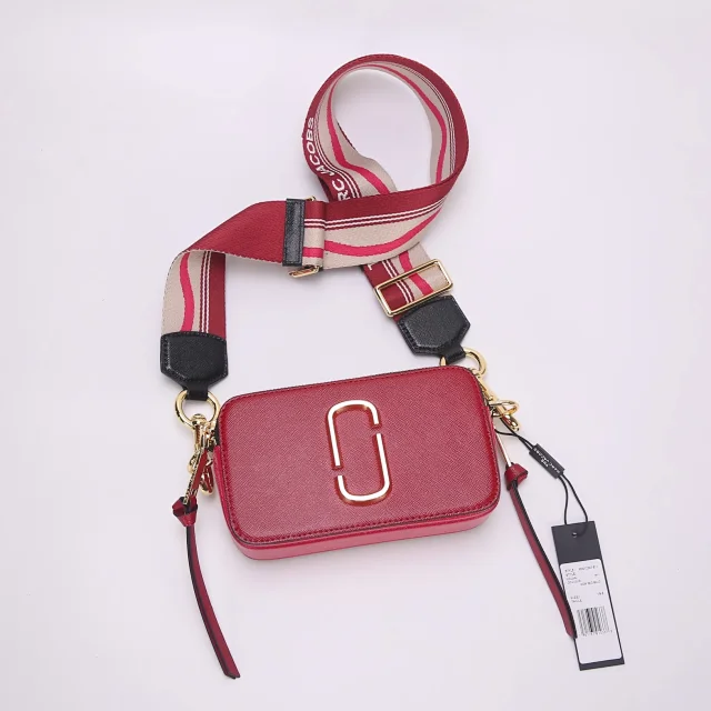 Marc Jacobs Crossbody Bags Snapshot logo-plaque bag with adjustable web strap product detail image 3