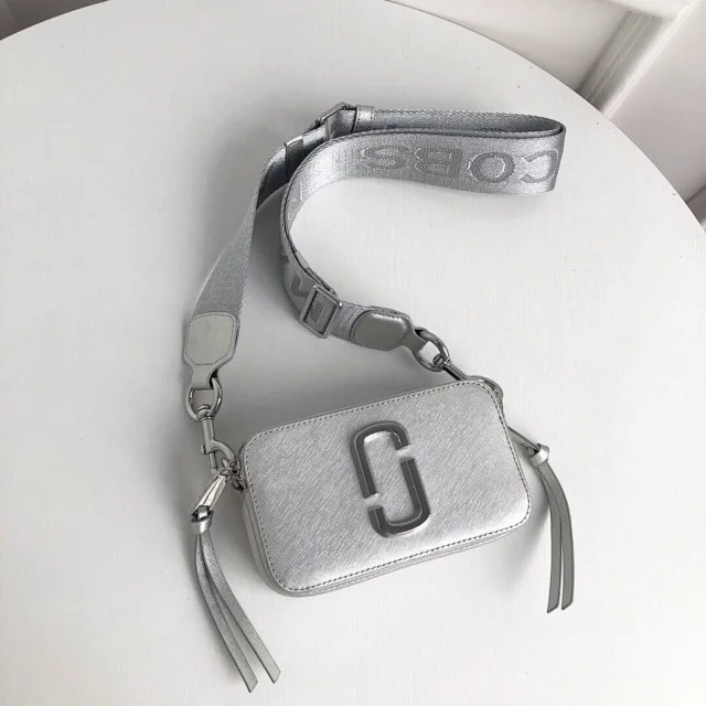 Marc Jacobs Crossbody Bags Snapshot logo-plaque bag with adjustable web strap product detail image 6