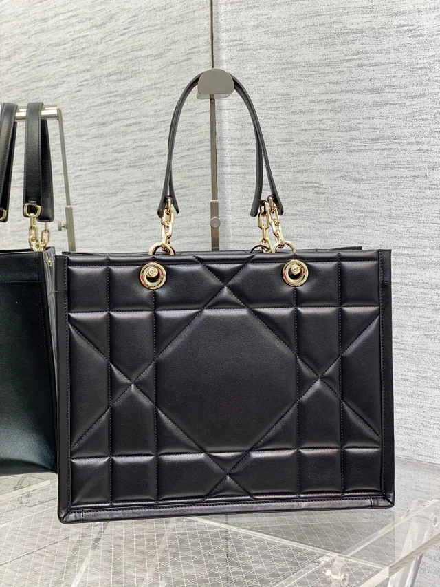 Dior Handbags Embroidered Logo Tote Handbag product detail image 12