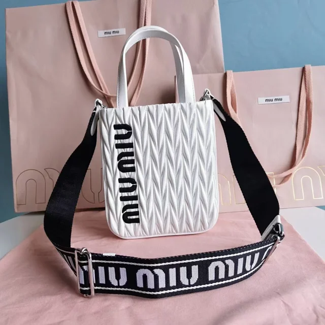 Miu Crossbody Bags Matelassé mini bag product detail image 1